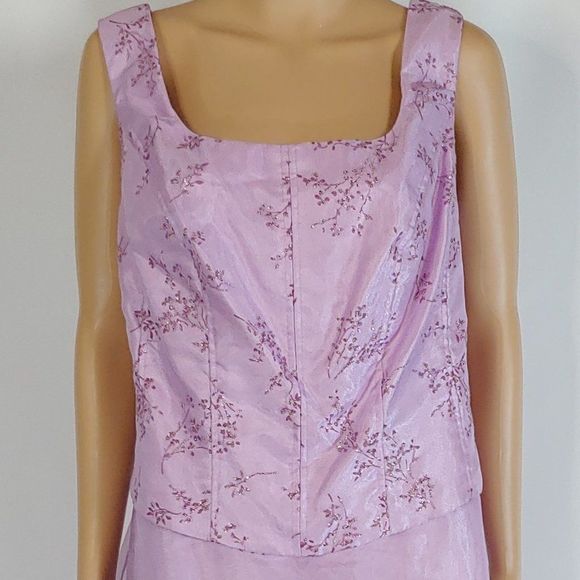 (28) NWOT Faviana Long Gown in Lilac Color - Picture 4 of 5